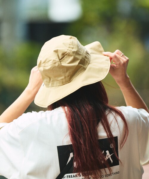 KiU（キウ）の「KiU×FREAK'S STORE/キウ×フリークスストア 別注 UV&RAIN PACKABLE SAFARI HAT 晴雨兼用 パッカブルサファリハット（ハット・メンズ・ベージュ/ブラック・ONE SIZE）」の17枚目の写真