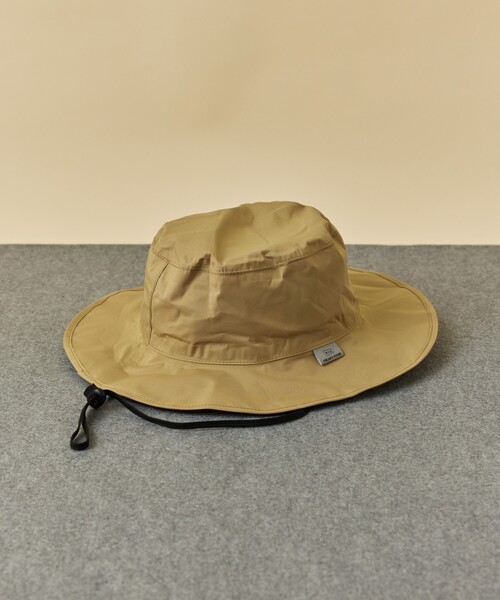 KiU（キウ）の「KiU×FREAK'S STORE/キウ×フリークスストア 別注 UV&RAIN PACKABLE SAFARI HAT 晴雨兼用 パッカブルサファリハット（ハット・メンズ・ベージュ/ブラック・ONE SIZE）」の15枚目の写真