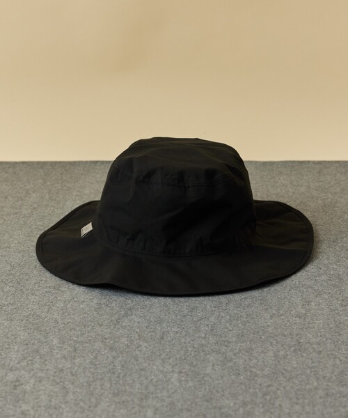 KiU（キウ）の「KiU×FREAK'S STORE/キウ×フリークスストア 別注 UV&RAIN PACKABLE SAFARI HAT 晴雨兼用 パッカブルサファリハット（ハット・メンズ・ベージュ/ブラック・ONE SIZE）」の10枚目の写真