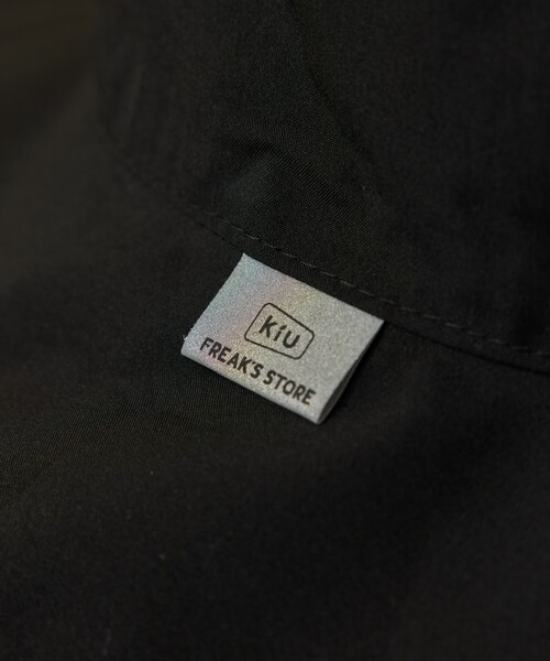 KiU（キウ）の「KiU×FREAK'S STORE/キウ×フリークスストア 別注 UV&RAIN PACKABLE SAFARI HAT 晴雨兼用 パッカブルサファリハット（ハット・メンズ・ベージュ/ブラック・ONE SIZE）」の8枚目の写真