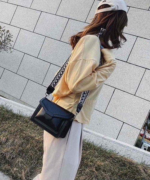 Sale★完売前に   Dhara ロゴ バックルストラップ ディーゼル DIESEL DIESEL ショルダーバッグ 1DR XS X08709