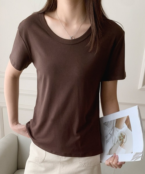 LOWO(ロワ)の「シンプルUネックTシャツ カットソー(Tシャツ/カットソー・レディース・ホワイト/ピンク/ブラック/カーキ/モカ/マスタード/ブラウン/レッド/ブルー・FREE)」の4枚目の写真