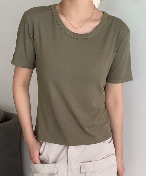 LOWO(ロワ)の「シンプルUネックTシャツ カットソー(Tシャツ/カットソー・レディース・ホワイト/ピンク/ブラック/カーキ/モカ/マスタード/ブラウン/レッド/ブルー・FREE)」の2枚目の写真