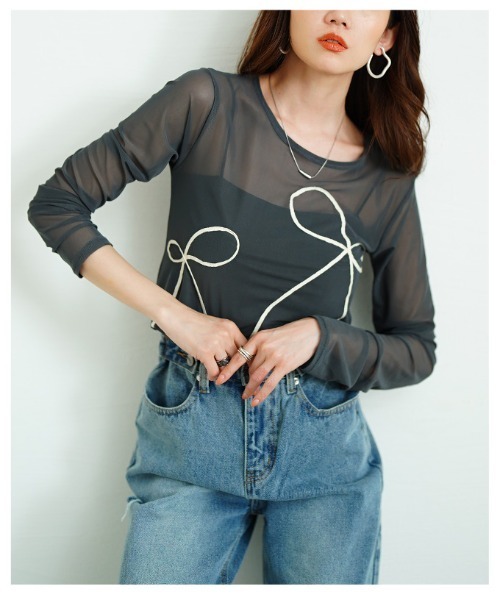 Sawa a la mode(サワアラモード)の「リボンコード刺繍シアートップス(Tシャツ/カットソー・レディース・チャコールグレー/ブラック・FREE)」の14枚目の写真