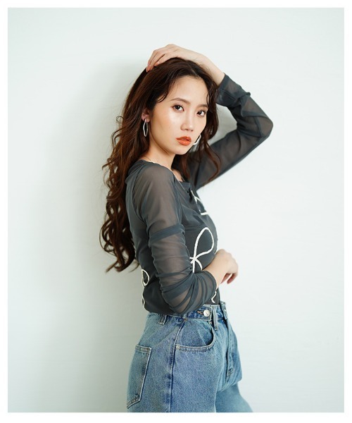 Sawa a la mode(サワアラモード)の「リボンコード刺繍シアートップス(Tシャツ/カットソー・レディース・チャコールグレー/ブラック・FREE)」の18枚目の写真