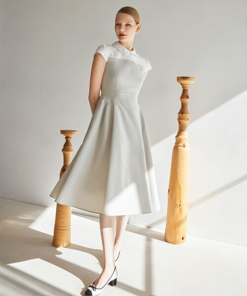 TOCCA(トッカ)の「LACE A LA CARTE ドレス(ワンピース・レディース・グレー系/ブラック系・0/2/4/6)」の4枚目の写真
