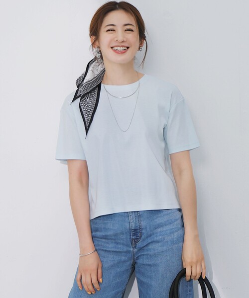 23区(ニジュウサンク)の「【速乾性/汗じみ防止】半袖 クロップド IT Tシャツ(Tシャツ/カットソー・レディース・ベージュ系/スカイブルー系/ダークブラウン系/ホワイト系/ライトオレンジ系・38)」の4枚目の写真