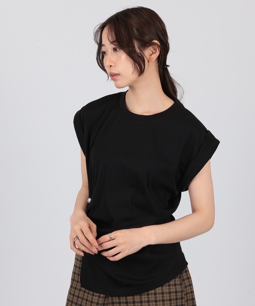 SUWDEE(スーディー)の「asymmetry metal parts t-shirt(Tシャツ/カットソー・レディース・ブラック/ベージュ/ホワイト・FREE)」の3枚目の写真