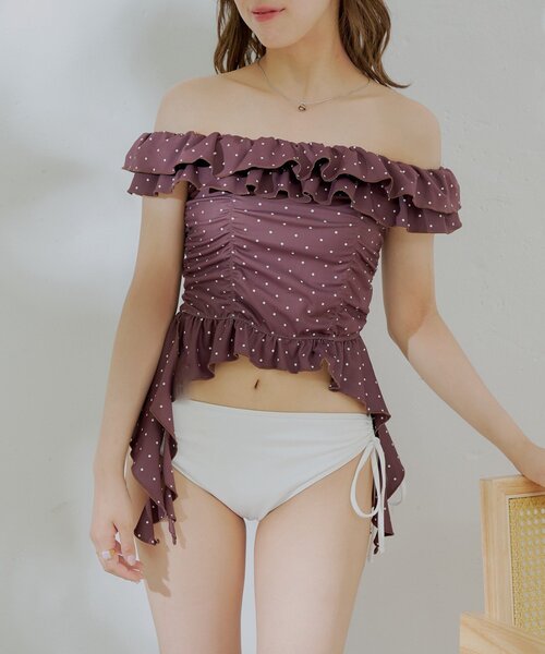 Chico（チコ）の「【水着/トップス】ドロップフリルペプラムトップス（水着・レディース・ブラック/ホワイト/ブルー/ホワイト系その他/ブラウン・FREE）」の12枚目の写真