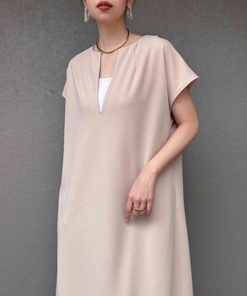 Emma Taylor(エマテイラー)の「キーネックカットジョーゼットワンピース(ワンピース・レディース・ブラック/ベージュ/ブラウン・FREE)」の15枚目の写真