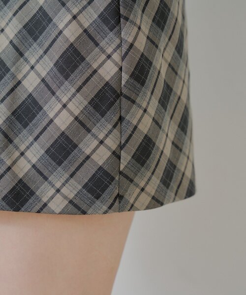 Chico（チコ）の「チェックミニボックススカート（スカート・レディース・ブラック/ブラウン/グレー・FREE）」の4枚目の写真