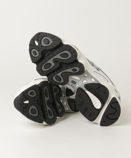 NEW BALANCE(ニューバランス)の「1000(スニーカー・メンズ・ホワイト/ブラック・24.0cm/25.5cm/24.5cm/27.0cm/29.0cm/27.5cm/22.5cm/28.0cm/28.5cm/30.0cm/23.5cm/26.5cm/23.0cm/25.0cm/26.0cm/22.0cm)」の5枚目の写真