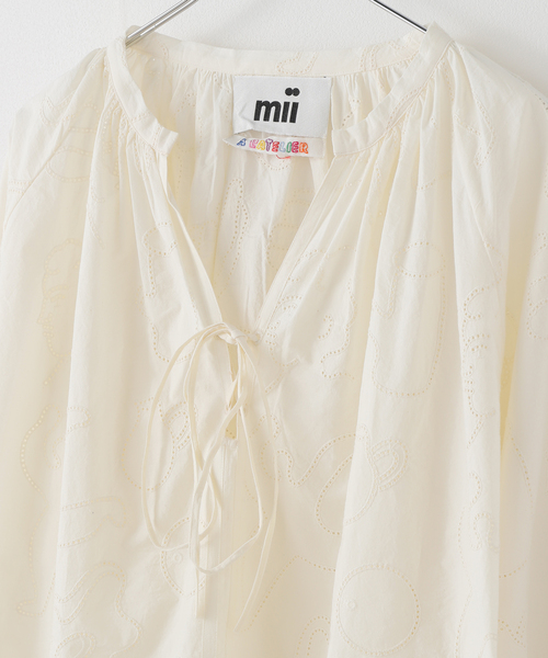 mii(ミー)の「【Mii / ミイ】BRODERIE ANGLAISE TUNIC(シャツ/ブラウス・レディース・アイボリー・LARGE)」の3枚目の写真