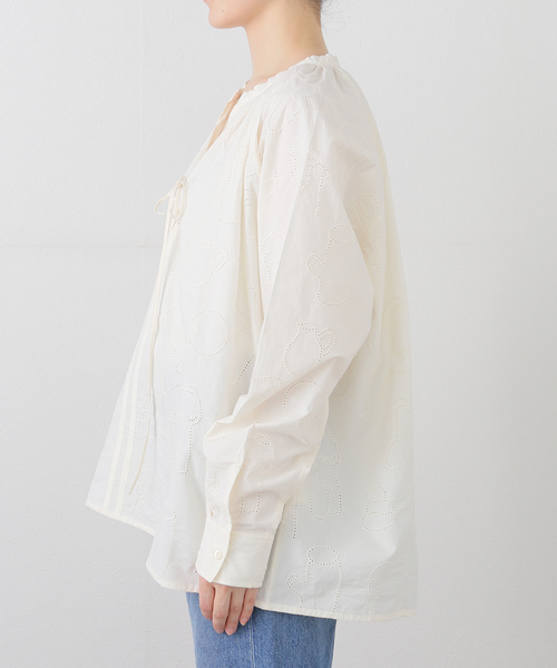 mii(ミー)の「【Mii / ミイ】BRODERIE ANGLAISE TUNIC(シャツ/ブラウス・レディース・アイボリー・LARGE)」の9枚目の写真