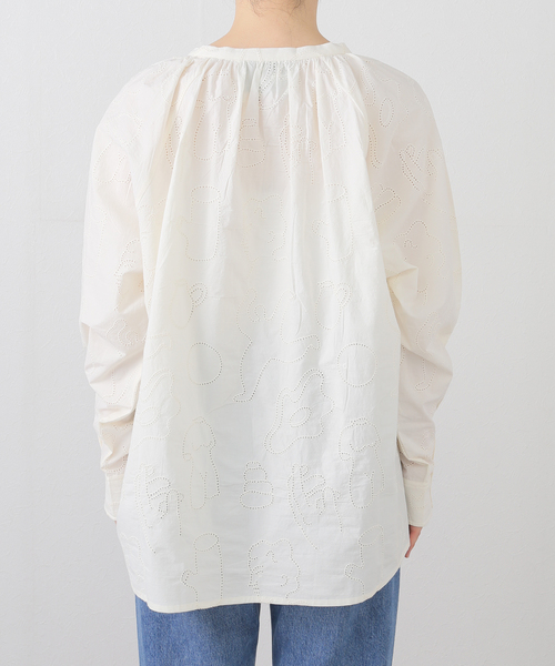 mii(ミー)の「【Mii / ミイ】BRODERIE ANGLAISE TUNIC(シャツ/ブラウス・レディース・アイボリー・LARGE)」の10枚目の写真