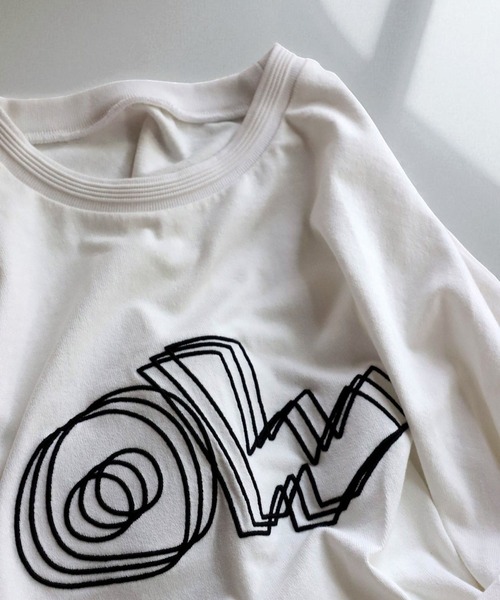 antiqua（アンティカ）の「ふくれデザインロゴロンT（Tシャツ/カットソー・レディース・ブラック/ホワイト・P/R）」の21枚目の写真