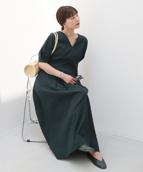 【美品】IENA B.サッカーVネックワンピース グリーン38 2025SS IENA（イエナ）の「《追加》B. サッカーVネックワンピース（ワンピース