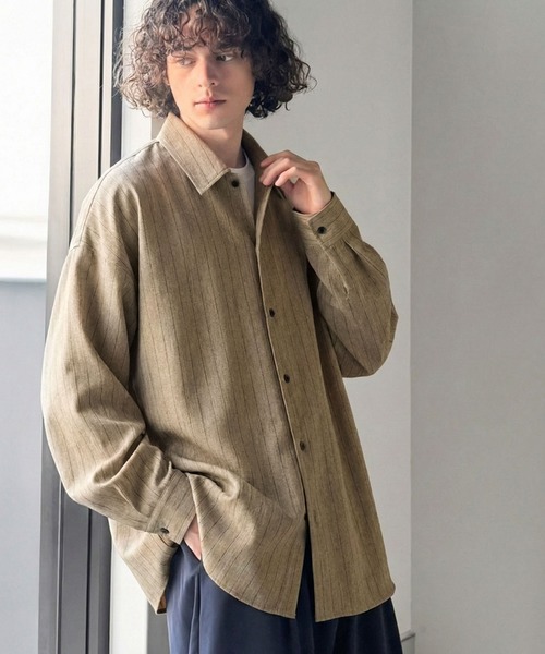 Classical Origin（クラシカルオリジン）の「「日常をアップデート。」刺繍入りウールライクストライプ柄オーバーサイズシャツ（長袖）/Wool-Feel Fabric Embroidered Stripe Pattern Oversized Shirt（シャツ/ブラウス・メンズ・チャコールグレー/グレー/ダークネイビー/ベージュ・LARGE/MEDIUM/SMALL）」の3枚目の写真