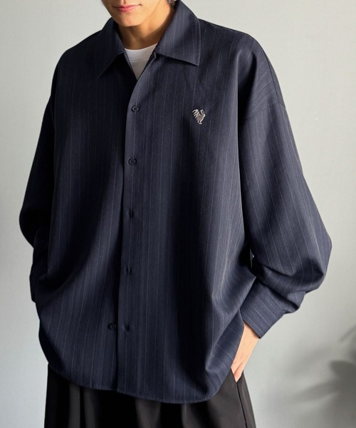 Classical Origin（クラシカルオリジン）の「「日常をアップデート。」刺繍入りウールライクストライプ柄オーバーサイズシャツ（長袖）/Wool-Feel Fabric Embroidered Stripe Pattern Oversized Shirt（シャツ/ブラウス・メンズ・チャコールグレー/グレー/ダークネイビー/ベージュ・LARGE/MEDIUM/SMALL）」の21枚目の写真