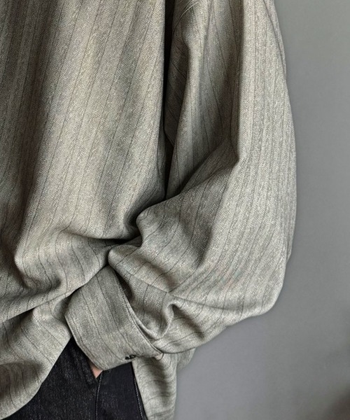 Classical Origin（クラシカルオリジン）の「「日常をアップデート。」刺繍入りウールライクストライプ柄オーバーサイズシャツ（長袖）/Wool-Feel Fabric Embroidered Stripe Pattern Oversized Shirt（シャツ/ブラウス・メンズ・チャコールグレー/グレー/ダークネイビー/ベージュ・LARGE/MEDIUM/SMALL）」の12枚目の写真