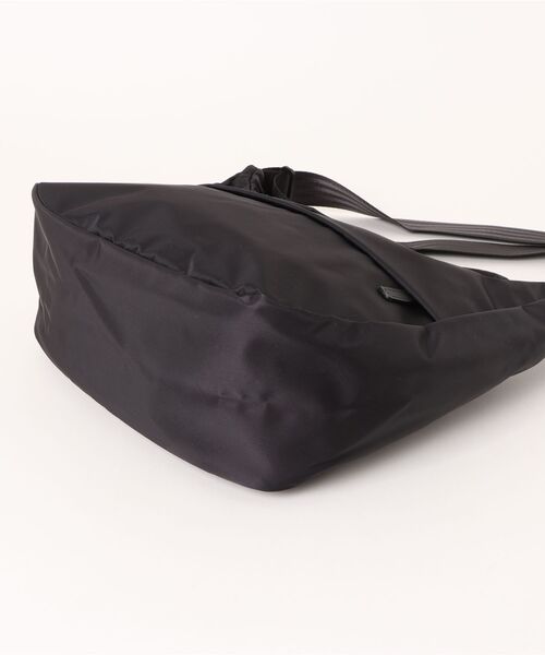 Manhattan Portage BLACK LABEL（マンハッタンポーテージ　ブラックレーベル）の「WILLIAMSBURG SHOULDER BAG TWILL（ショルダーバッグ・メンズ・ブラック・SMALL）」の13枚目の写真