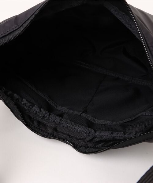 Manhattan Portage BLACK LABEL（マンハッタンポーテージ　ブラックレーベル）の「WILLIAMSBURG SHOULDER BAG TWILL（ショルダーバッグ・メンズ・ブラック・SMALL）」の14枚目の写真