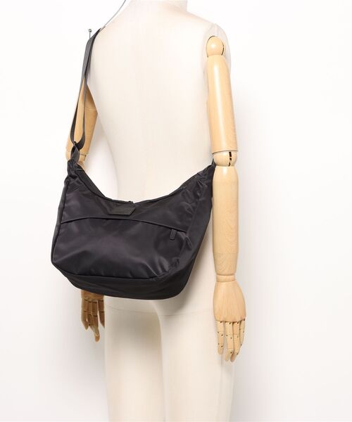 Manhattan Portage BLACK LABEL（マンハッタンポーテージ　ブラックレーベル）の「WILLIAMSBURG SHOULDER BAG TWILL（ショルダーバッグ・メンズ・ブラック・SMALL）」の15枚目の写真