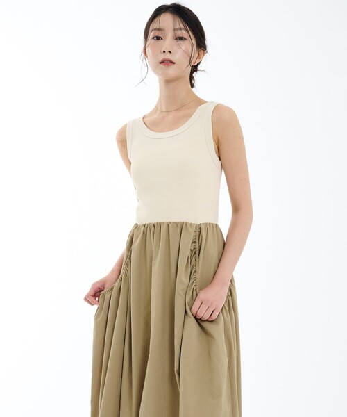 PUBLIC TOKYO（パブリックトウキョウ）の「ドッキングフレアワンピ（ワンピース・レディース・ワイン/ブラック/ホワイト・1/2）」の4枚目の写真