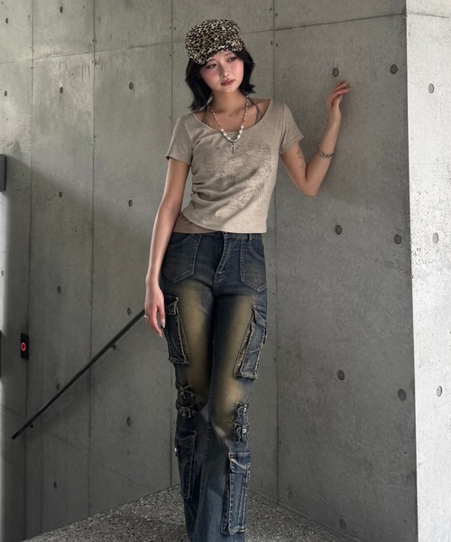 ZIPPER CLUB(ZIPPER CLUB ジッパークラブ)の「レタリングレイヤードトップス(Tシャツ/カットソー・レディース・ベージュ/グレー・LARGE/SMALL/MEDIUM)」の6枚目の写真