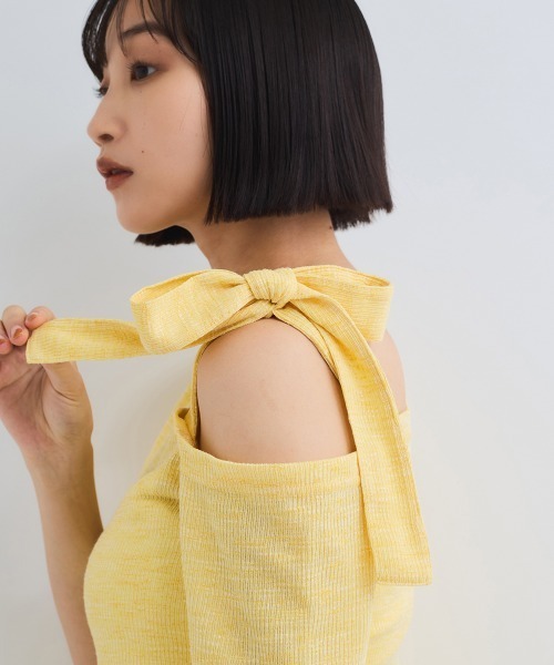 VICKY(ビッキー)の「ワンショルリボンカットトップス≪手洗い可能≫(Tシャツ/カットソー・レディース・オフホワイト/イエロー/ブラック・M)」の3枚目の写真
