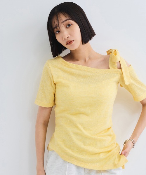 VICKY(ビッキー)の「ワンショルリボンカットトップス≪手洗い可能≫(Tシャツ/カットソー・レディース・オフホワイト/イエロー/ブラック・M)」の5枚目の写真