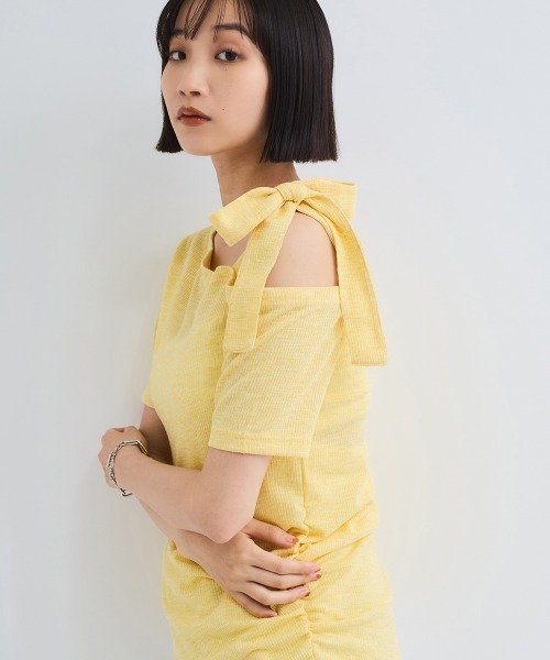VICKY(ビッキー)の「ワンショルリボンカットトップス≪手洗い可能≫(Tシャツ/カットソー・レディース・オフホワイト/イエロー/ブラック・M)」の9枚目の写真