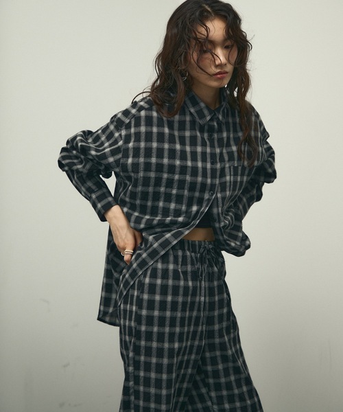 Lutim by u（ルチバイユー）の「Nocturne over size shirts / チェックオーバーサイズシャツ（シャツ/ブラウス・レディース・ブラック/ブラウン/ホワイト・FREE）」の14枚目の写真