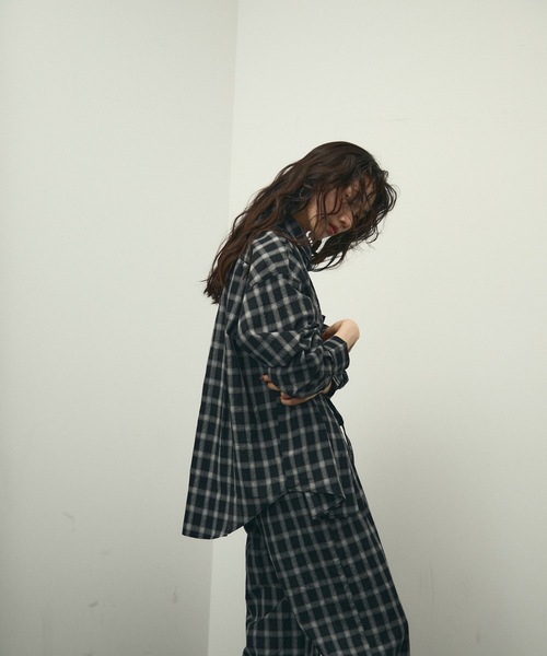 Lutim by u（ルチバイユー）の「Nocturne over size shirts / チェックオーバーサイズシャツ（シャツ/ブラウス・レディース・ブラック/ブラウン/ホワイト・FREE）」の15枚目の写真