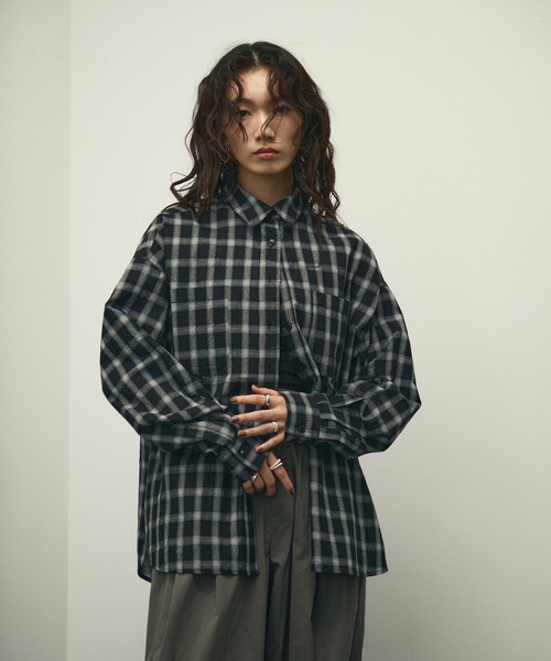 Lutim by u(ルチバイユー)の「Nocturne over size shirts / チェックオーバーサイズシャツ(シャツ/ブラウス・レディース・ブラック/ブラウン/ホワイト・FREE)」の22枚目の写真