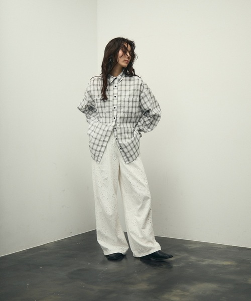 Lutim by u（ルチバイユー）の「Nocturne over size shirts / チェックオーバーサイズシャツ（シャツ/ブラウス・レディース・ブラック/ブラウン/ホワイト・FREE）」の4枚目の写真