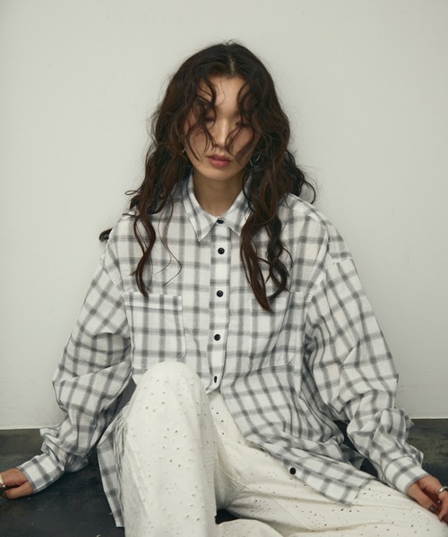 Lutim by u（ルチバイユー）の「Nocturne over size shirts / チェックオーバーサイズシャツ（シャツ/ブラウス・レディース・ブラック/ブラウン/ホワイト・FREE）」の9枚目の写真