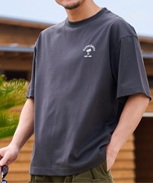 【SUNNY SMITH】ヤシの木アーチロゴワンポイント刺繍Tシャツ