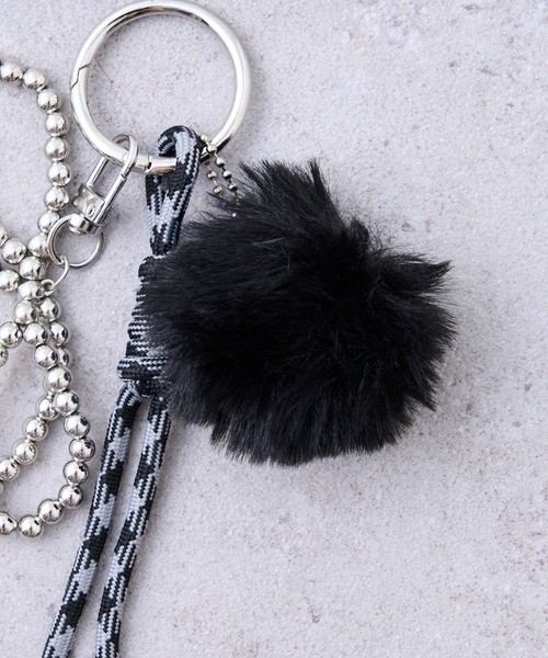 CIAOPANIC TYPY（チャオパニックティピー）の「ファー×リボンキーチャーム（キーホルダー・レディース・グレー/ブラック/ブラウン・ONE SIZE）」の4枚目の写真
