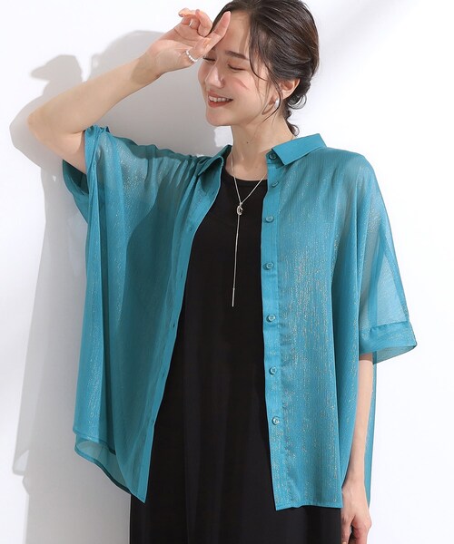 Cutie Blonde（キューティーブロンド）の「大人のシアー感 ラメが華やかな楊柳ポンチョシャツ（シャツ/ブラウス・レディース・ダークブラウン/ブラック/ブルー/ホワイト・00）」の4枚目の写真