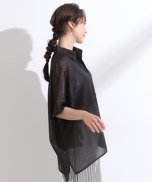 Cutie Blonde（キューティーブロンド）の「大人のシアー感 ラメが華やかな楊柳ポンチョシャツ（シャツ/ブラウス・レディース・ダークブラウン/ブラック/ブルー/ホワイト・00）」の10枚目の写真