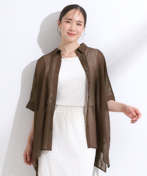 Cutie Blonde（キューティーブロンド）の「大人のシアー感 ラメが華やかな楊柳ポンチョシャツ（シャツ/ブラウス・レディース・ダークブラウン/ブラック/ブルー/ホワイト・00）」の13枚目の写真