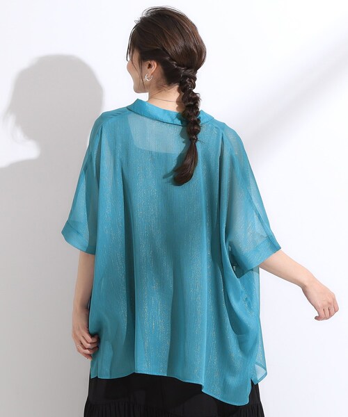 Cutie Blonde（キューティーブロンド）の「大人のシアー感 ラメが華やかな楊柳ポンチョシャツ（シャツ/ブラウス・レディース・ダークブラウン/ブラック/ブルー/ホワイト・00）」の18枚目の写真