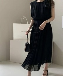 ノースリーブプリーツワンピース