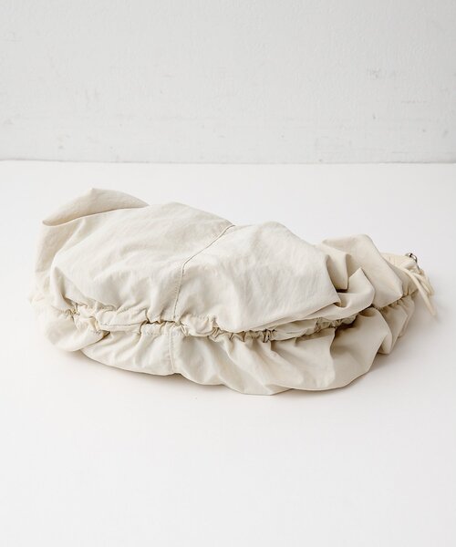 THE PAUSE(ザ ポーズ)の「【THE PAUSE】ギャザーショルダーBAG(ショルダーバッグ・レディース・アイボリー/ブラック・FREE)」の9枚目の写真