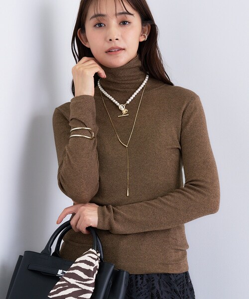 INDIVI(インディヴィ)の「【洗える/薄手/ラメ】シアーラメニット(ニット/セーター・レディース・グレー系3/ブラック/オフホワイト/ダークブラウン系3/チャコール・38/34/15 /13/05)」の5枚目の写真