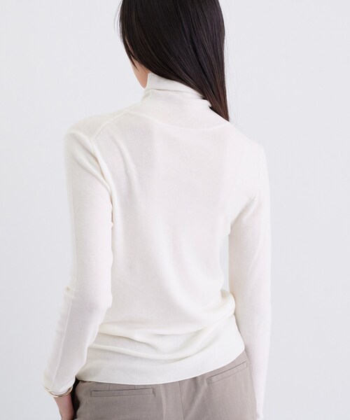 INDIVI(インディヴィ)の「【洗える/薄手/ラメ】シアーラメニット(ニット/セーター・レディース・グレー系3/ブラック/オフホワイト/ダークブラウン系3/チャコール・38/34/15 /13/05)」の12枚目の写真