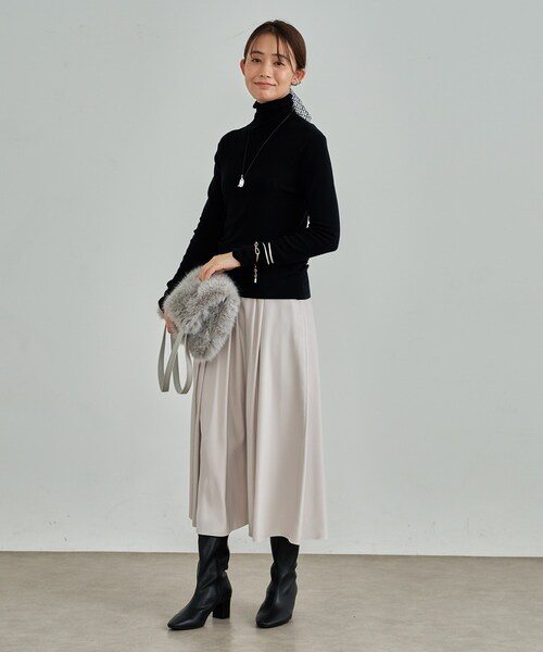 INDIVI(インディヴィ)の「【洗える/薄手/ラメ】シアーラメニット(ニット/セーター・レディース・グレー系3/ブラック/オフホワイト/ダークブラウン系3/チャコール・38/34/15 /13/05)」の16枚目の写真