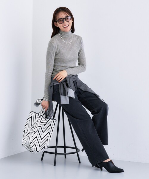 INDIVI(インディヴィ)の「【洗える/薄手/ラメ】シアーラメニット(ニット/セーター・レディース・グレー系3/ブラック/オフホワイト/ダークブラウン系3/チャコール・38/34/15 /13/05)」の19枚目の写真