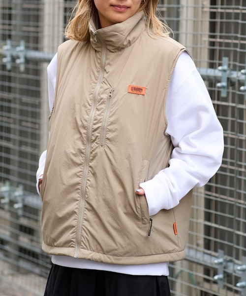 UNIVERSAL OVERALL（ユニバーサルオーバーオール）の「INSULATION ZIPUP VEST（ベスト・メンズ・ベージュ/ライトブルーグレー/ブラック・MEDIUM/LARGE）」の3枚目の写真